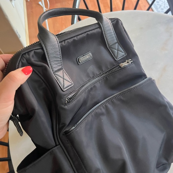 Soho Backpack - Great for travel or daily office trip - Picture 3 of 17